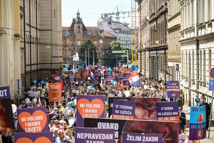 Zagreb: Manifestacija Hod za život pod geslom zaštite života i obitelji