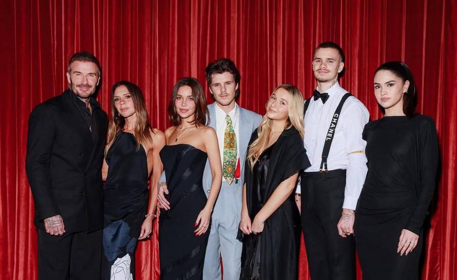 Victoria Beckham pozira u oskudnoj haljini dok svađa sa sinom Brooklynom i dalje traje