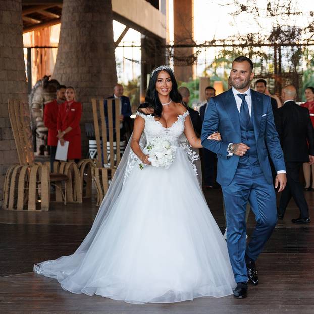 FOTO Svađali su se, tužili, ali i ljubili. Pogledajte zašto Jesé ne može odoljeti zgodnoj Španjolki