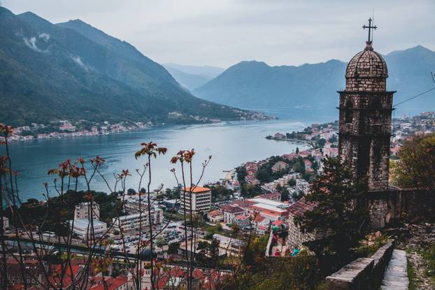 FOTO Idealne ljetne destinacije za prvo putovanje s vašim partnerom prema Bookingu