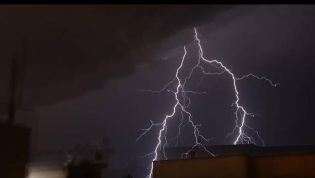 FOTO Pogledajte slike munja nad Zagrebačkom županijom