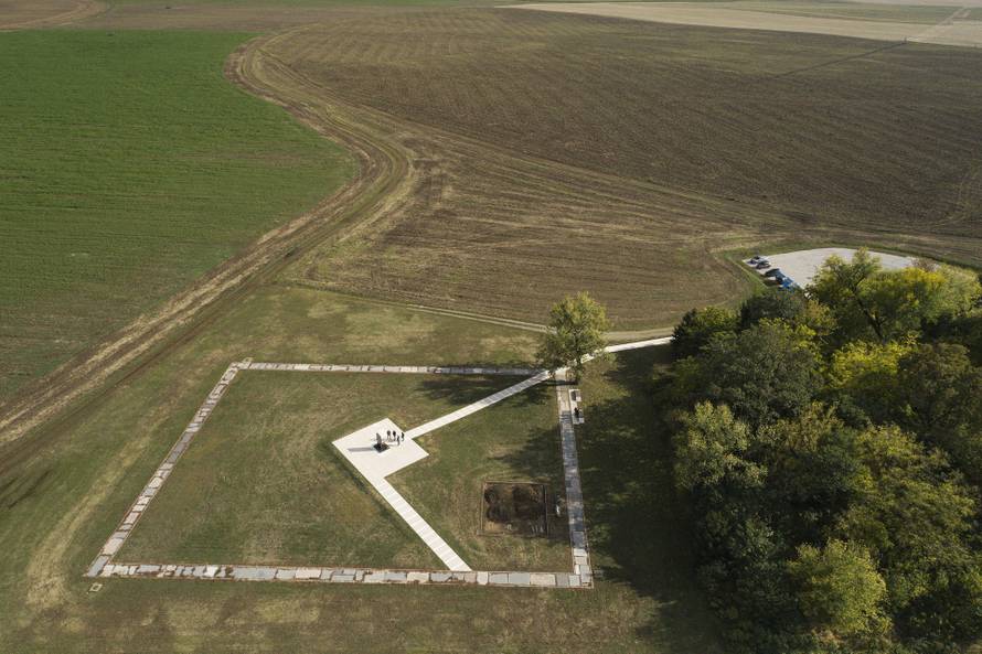 Ovčara - mjesto najvećeg zločina u Domovinskom ratu