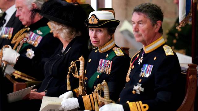 Britain mourns Queen Elizabeth