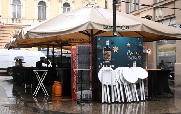 Zagreb: Pripreme ugostitelja u centru grada povodom Badnjaka
