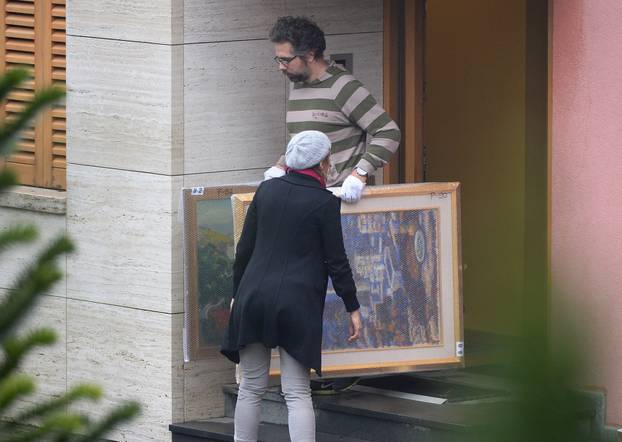 ARHIVA - 2013. Zagreb: Policija iznosi umjetnine iz vile Nadana Vidoševi?a