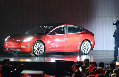 Tesla otpušta 9 posto radnika, ali Musk kaže da nema panike