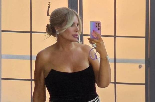 FOTO Todorići na okupu: Iva se istaknula u crvenoj kombinaciji