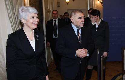 Mesić tajno posjetio Kosor i izašao na sporedna vrata