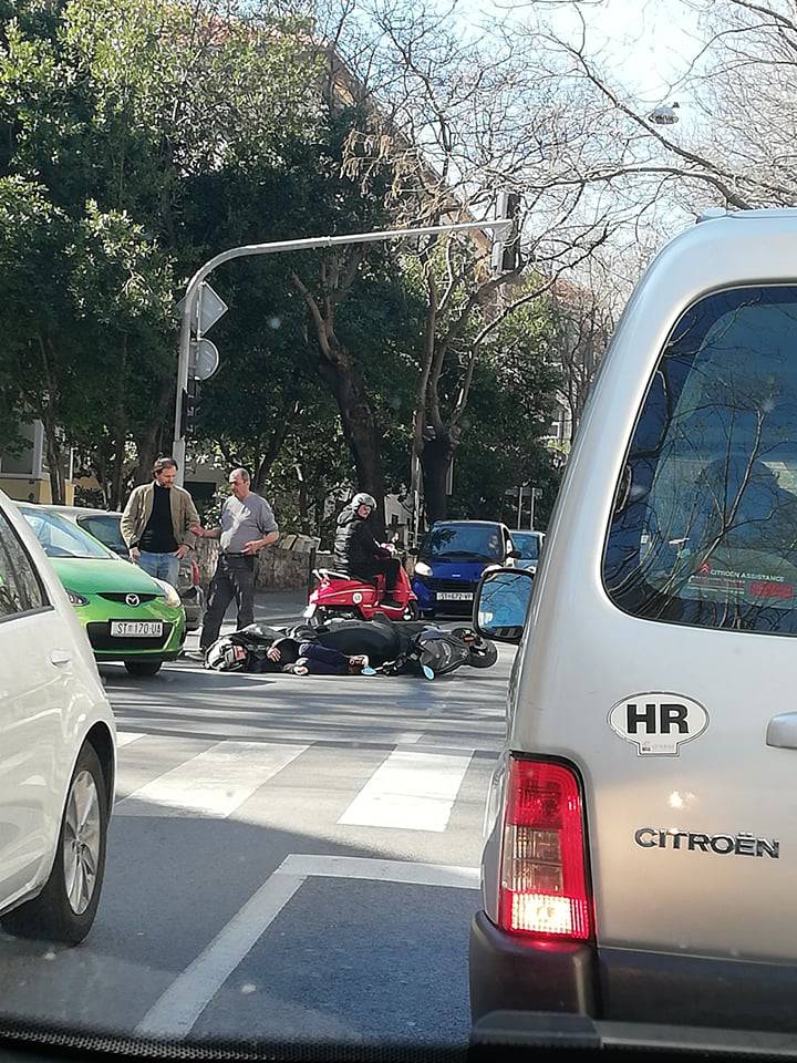 Ozlijeđen je vozač skutera u Splitu, sudario se s autom