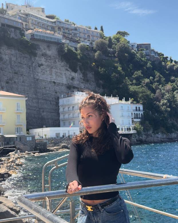 FOTO Ona ljubi heroja Maroka! Igra hokej, a objavama s plaže zaluđuje fanove na internetu