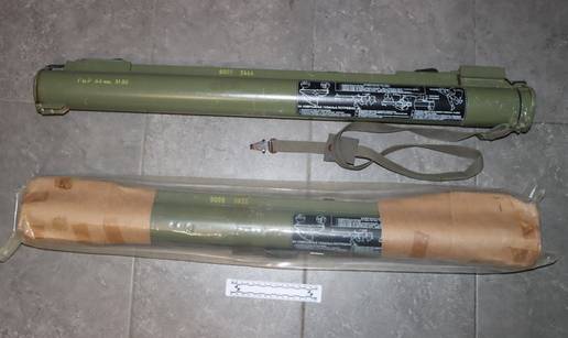 FOTO Spremio se za rat: Bombe, zolje, puške... Ovo su policajci našli mladiću koji im  je bježao!