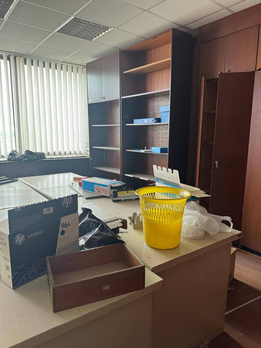 FOTO Selak Raspudić nedavno snimila unutrašnjost Vjesnika. Smeće svuda: 'Neka ljudi vide'