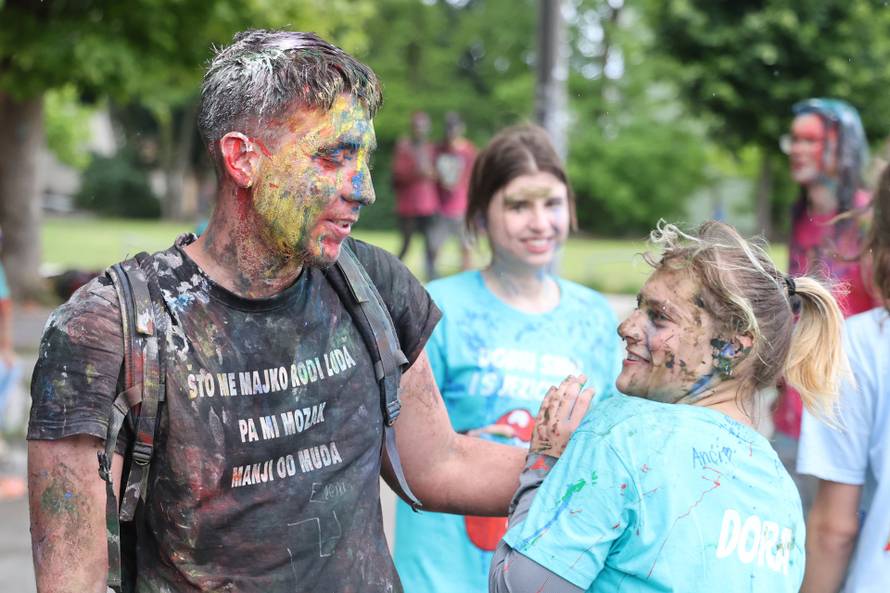 Pulski srednjoškolci slave kraj škole