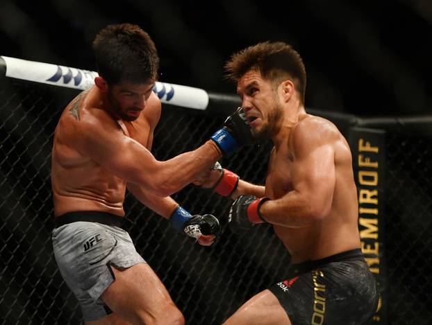 MMA: UFC 249-Cejudo vs Cruz