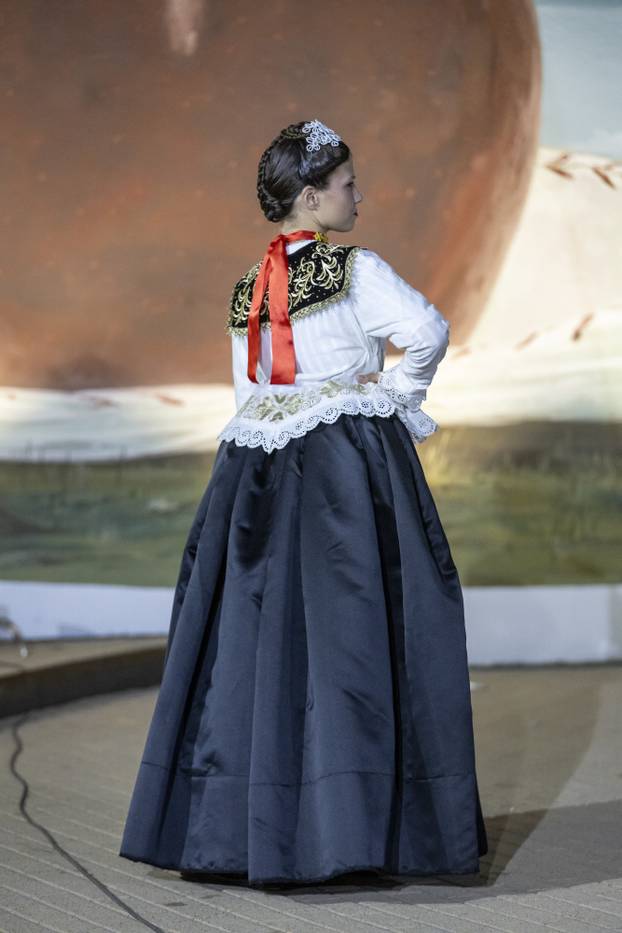 Vinkovci: Etno frizure svijeta na Vinkovačkim jesenima