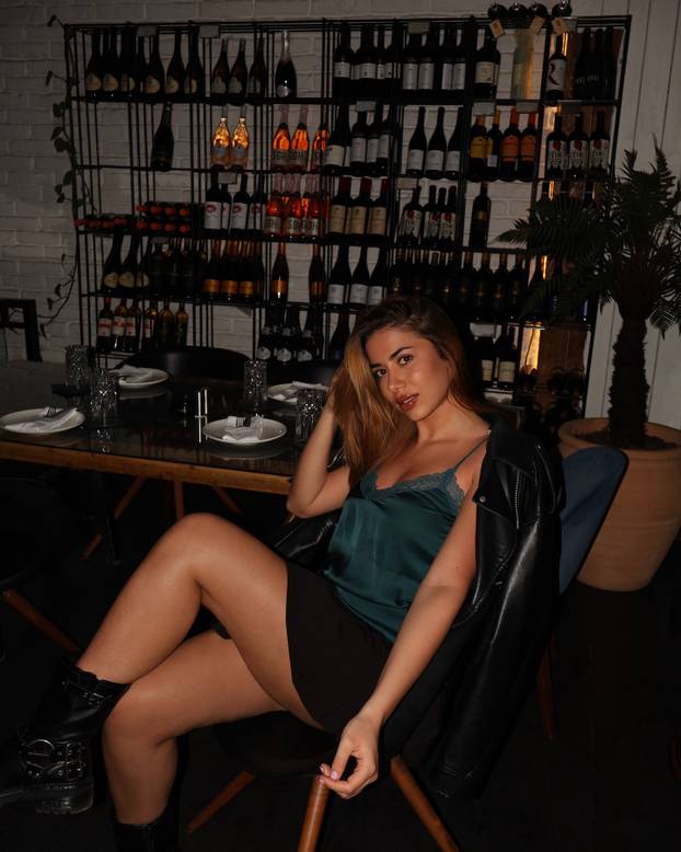 FOTO MMA voditeljica iz Srbije imponirala visinom u Zagrebu