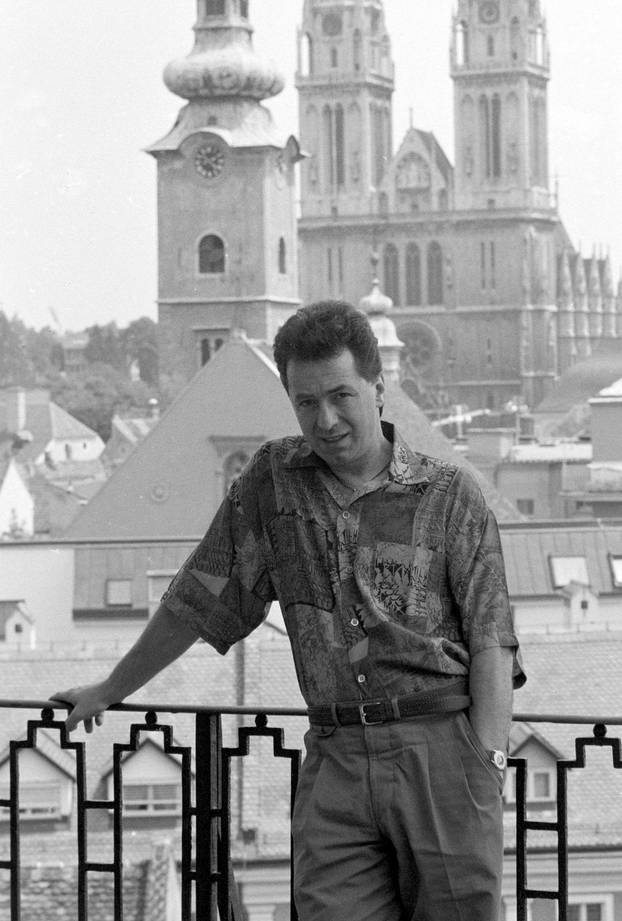 Zagreb: Pjevač Tomislav Ivčić, srpanj 1990.