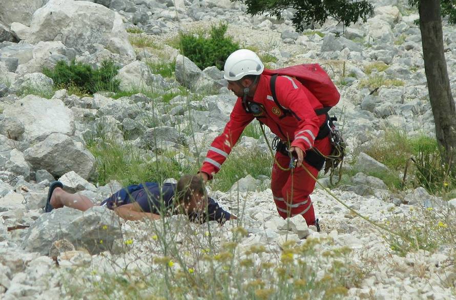 Poljaci u šlapama krenuli na Biokovo: Spašavao ih je HGSS