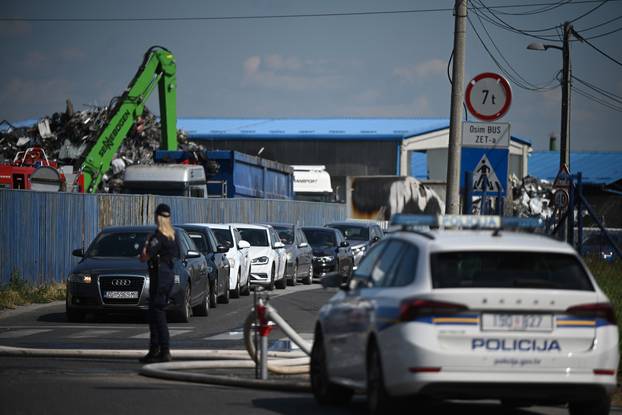Zagreb: Požar u tvrtki Cezar u Sesvetama