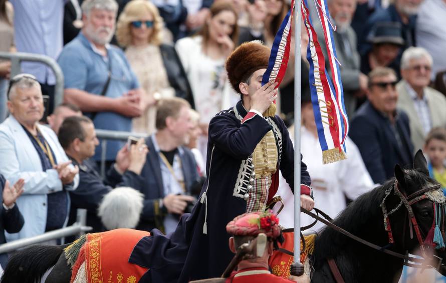 Kolinda u Vukovaru: Želimo sa Srbijom graditi bolje odnose