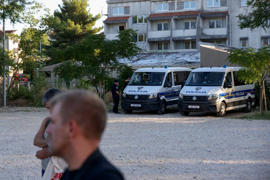 Benkovac: Organizatori benkovačkog festivala "Nosi se" koji je odgođen nakon prosvjeda branitelja održali mirni prosvjed