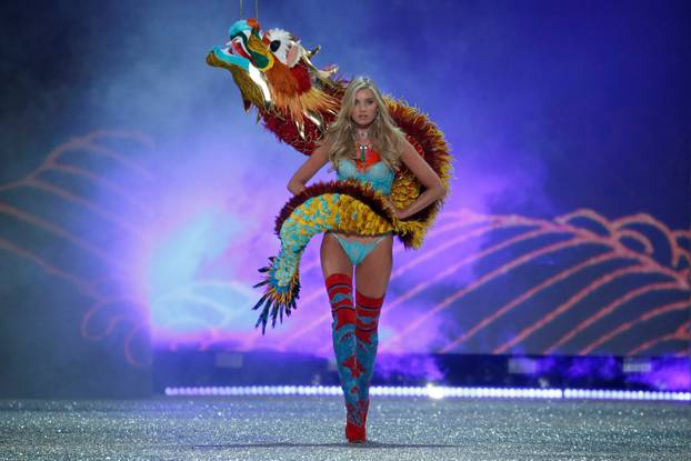Model Elsa Hosk presents a creation during the 2016 Victoria's Secret Fashion Show at the Grand Palais in Paris
