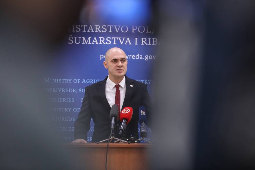 [TOP 3 VIJESTI DANA] Što sve znamo o slučaju Dabro: Ekspresna ostavka zbog hitaca, prijetnje i 'rat' bivših prijatelja