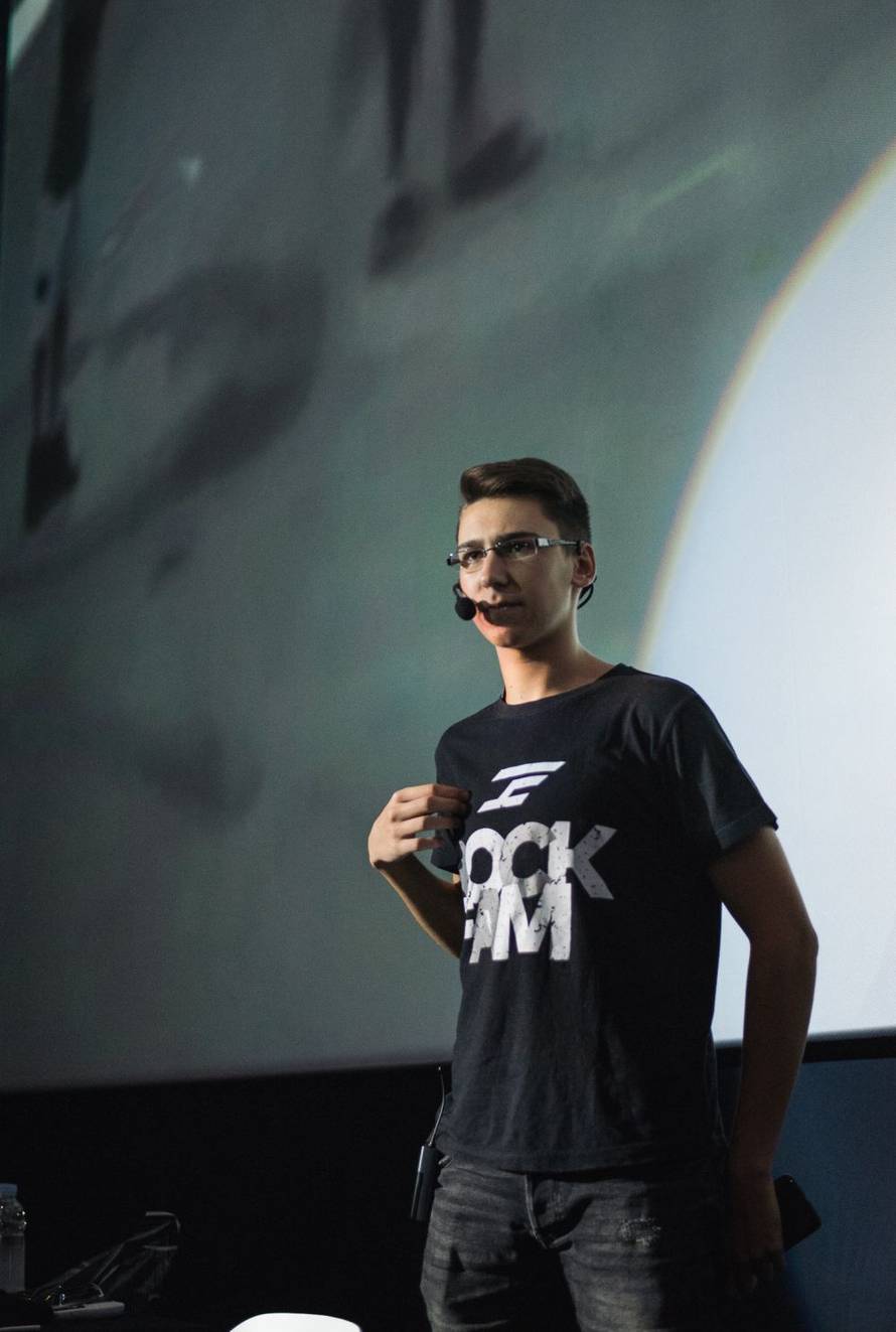 Na petom Dječjem festivalu će nastupiti i YouTuber Dex Rock