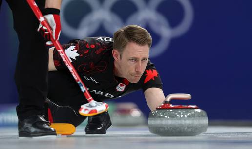 VIDEO Kaos na curlingu na ZOI. Kana&dstrok;anina optu&zcaron;ili da vara:  'Mo&zcaron;e&scaron; slobodno od****ti!'