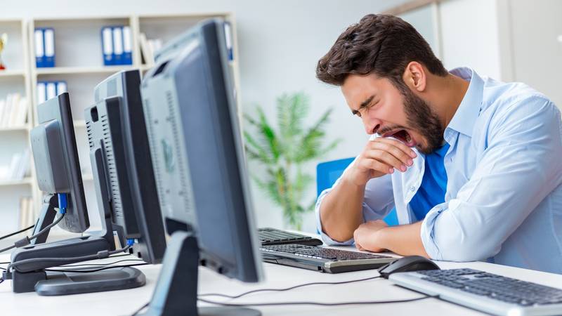 Evo zašto već nakon par sati rada u uredu izgledate umorni kao da radite cijeli dan