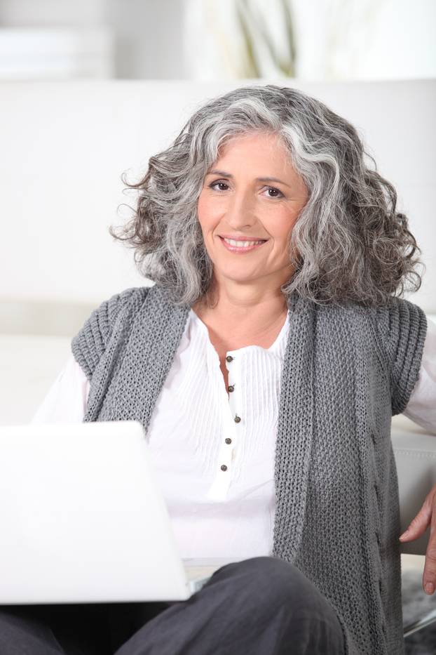 Klasični stil: 33 najbolje frizure za žene u zrelim godinama