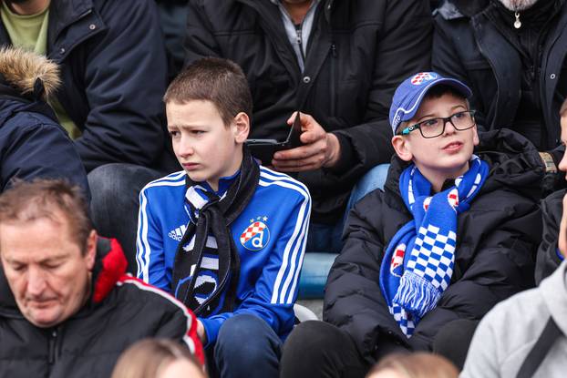 Bjelovar i Dinamo sastali se u osmini finala Hrvatskog nogometnog kupa, zagrijavanje