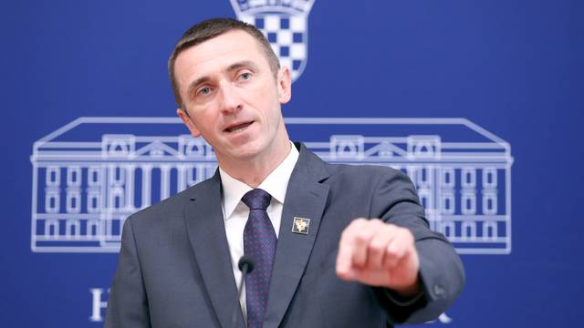 Zagreb: Ivan Penava o aferi HEP i politici „kuglice sladoleda"