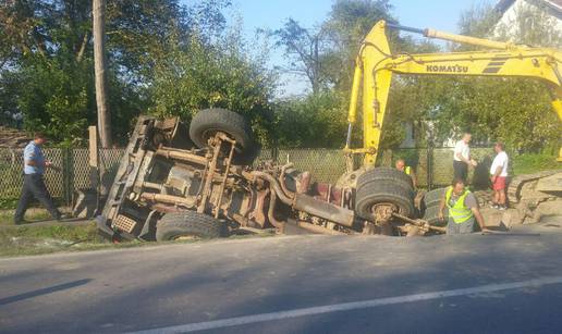 "Halo šefe, nemojte se ljutiti, ali uništili smo vam kamion..."