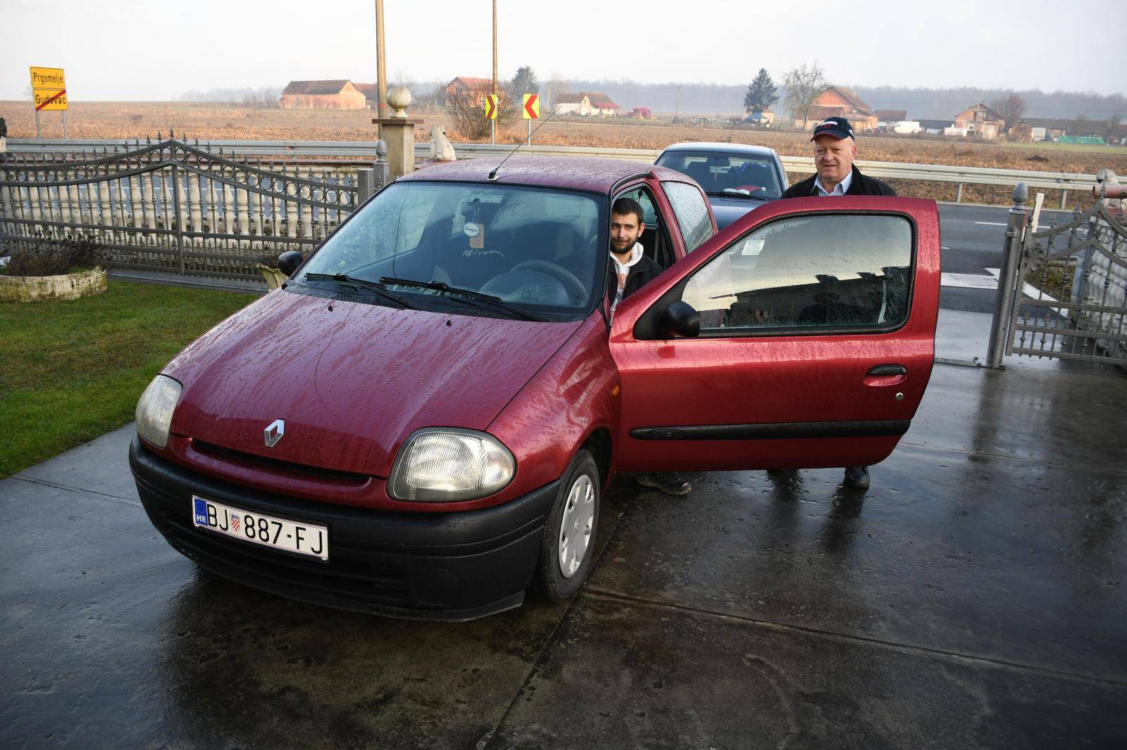 Bjelovar: Poklonio automobil obitwelji nastradaloj u potresu u Petrinji