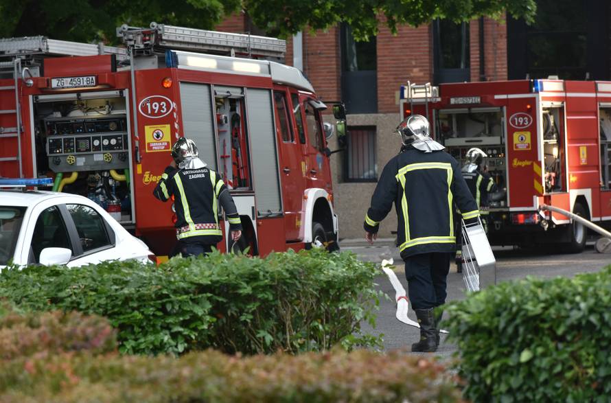 Požar u 'Staroj Zagrepčanki': Nad gradom se nadvio crni dim