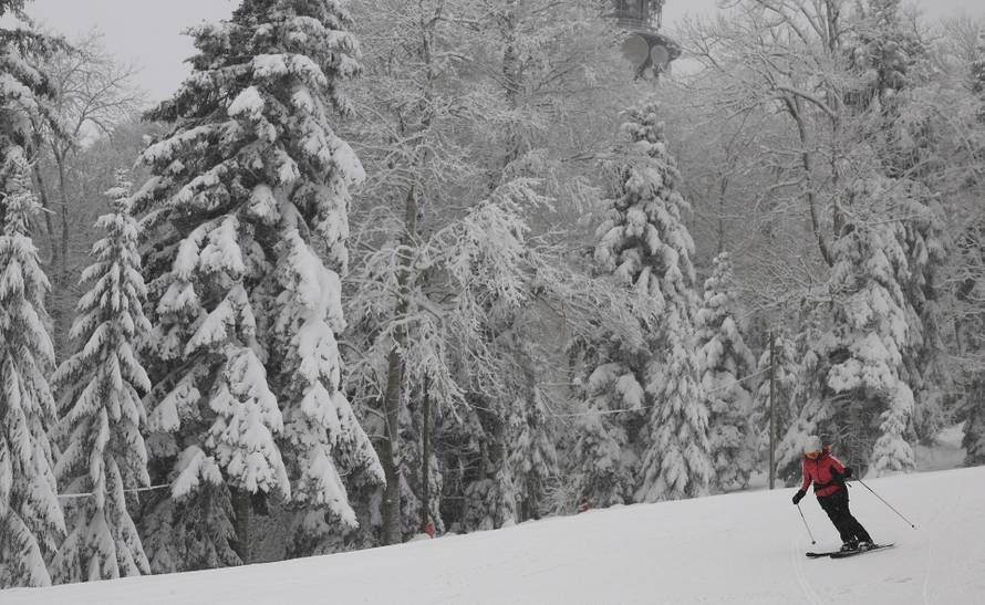 Zagreb: Započela skijaška sezona na Sljemenu 