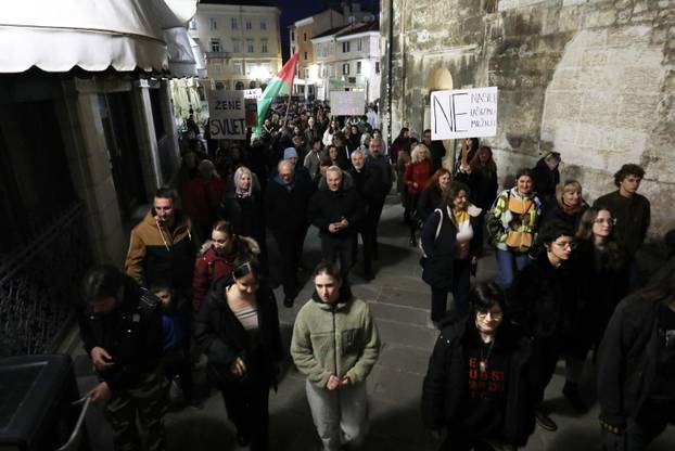 Pula: 4. Noćni marš u Puli pod parolom Žene - kičma otpora