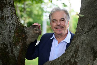 FOTO Davor Radolfi predstavio novi album: Zapjevao s kćeri Leom, a stigli Bebek i Lokin