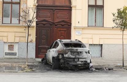 U centru Osijeka gorio luksuzni BMW poznate sutkinje. Policija: Požar je izazvan ljudskim činom