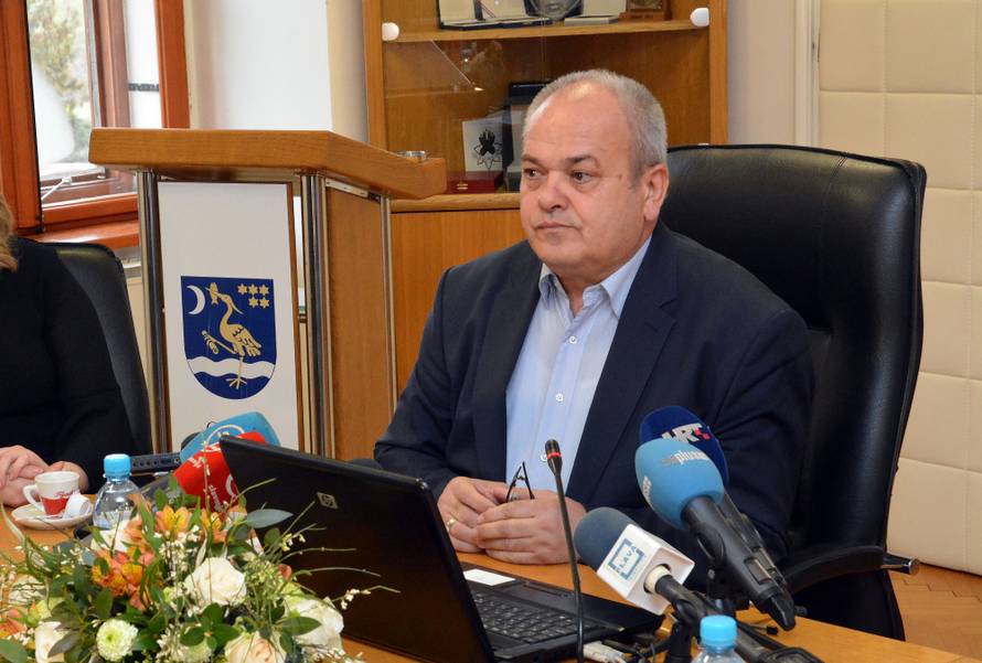 I vojska u Slavonskom Brodu:  Dostavlja pitku vodu iz cisterni