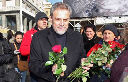 Bandić dijelio ruže: Moja žena će za Valentinovo dobiti mene