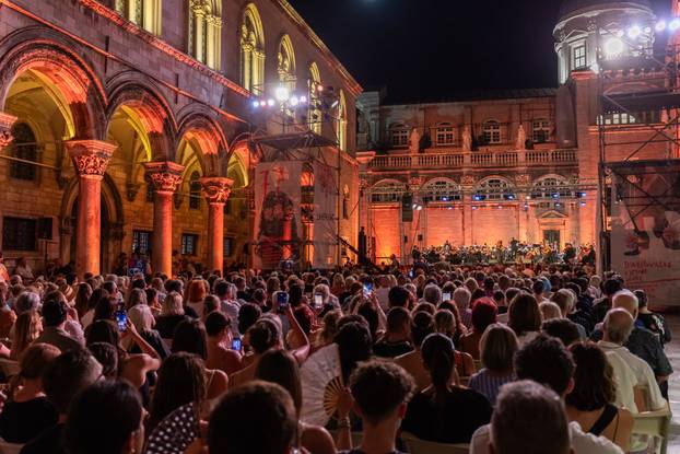 Dubrovnik: Opera galom ispred Katedrale zatvorene su 77. Dubrovačke ljetne igre