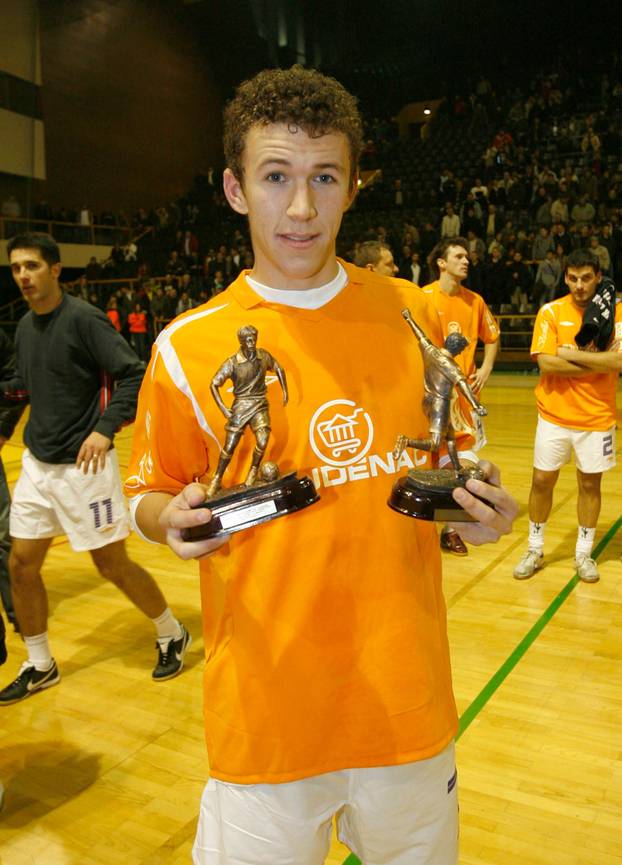 Četiri kafića kroz godine: Mladi Livaja i Perišić, 'Žuti' je slušao Bilića, a Križanac čuvao Džeku