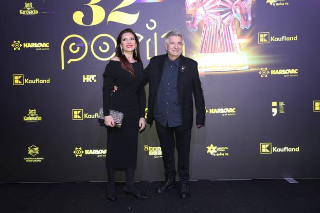 Karlovac: Dolazak uzvanika na 32. dodjelu glazbenih nagrada Porin