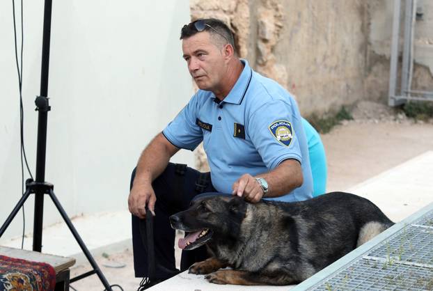 Na Međunarodnom dječjem festivalu bajke čitali policajci