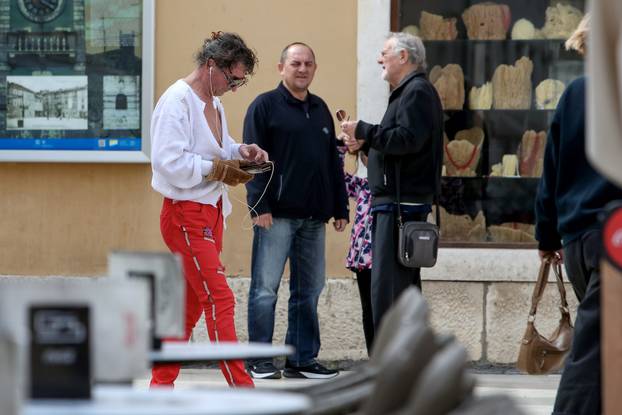 Zadraski modni mačak Jadranko prošetao gradom