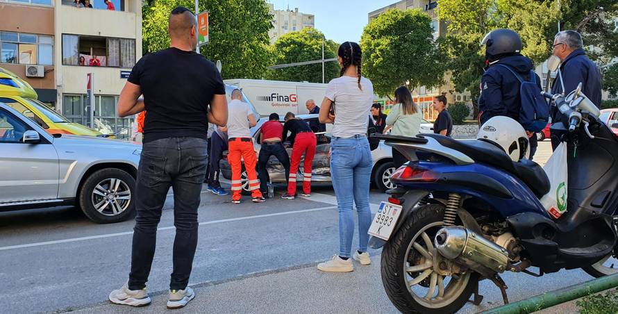 Teški sudar u Splitu: 'Cura je krvarila, pokušali su je izvući'