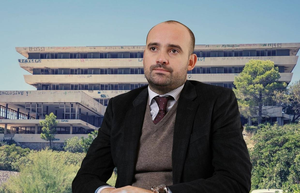 Nažalost, prvi kriterij za izbor novog ministra nije sposobnost. Bitno je da ne završi u zatvoru