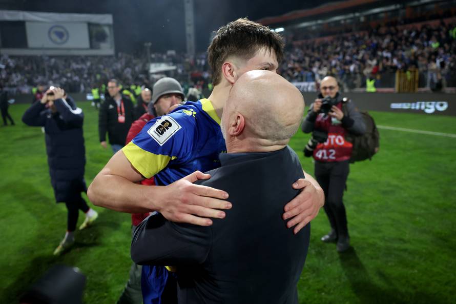 Zenica: Slavlje igrača Bosne i Hercegovine nakon što su svladali Italiju jedanaestercima